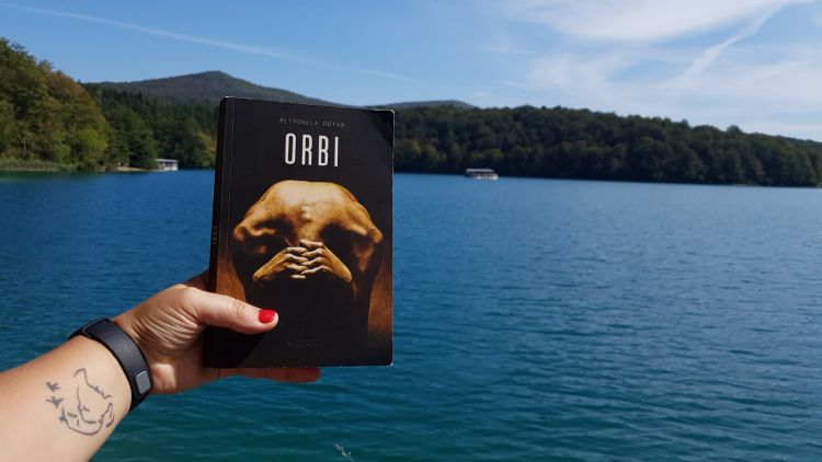 Orbi de Petronela Rotar  (Editura Herg Benet)