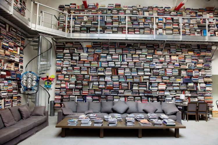 K. Lagerfield - biblioteca interior