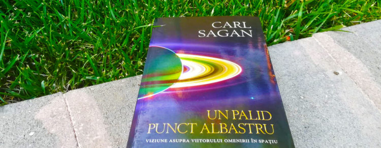 Un palid punct albastru