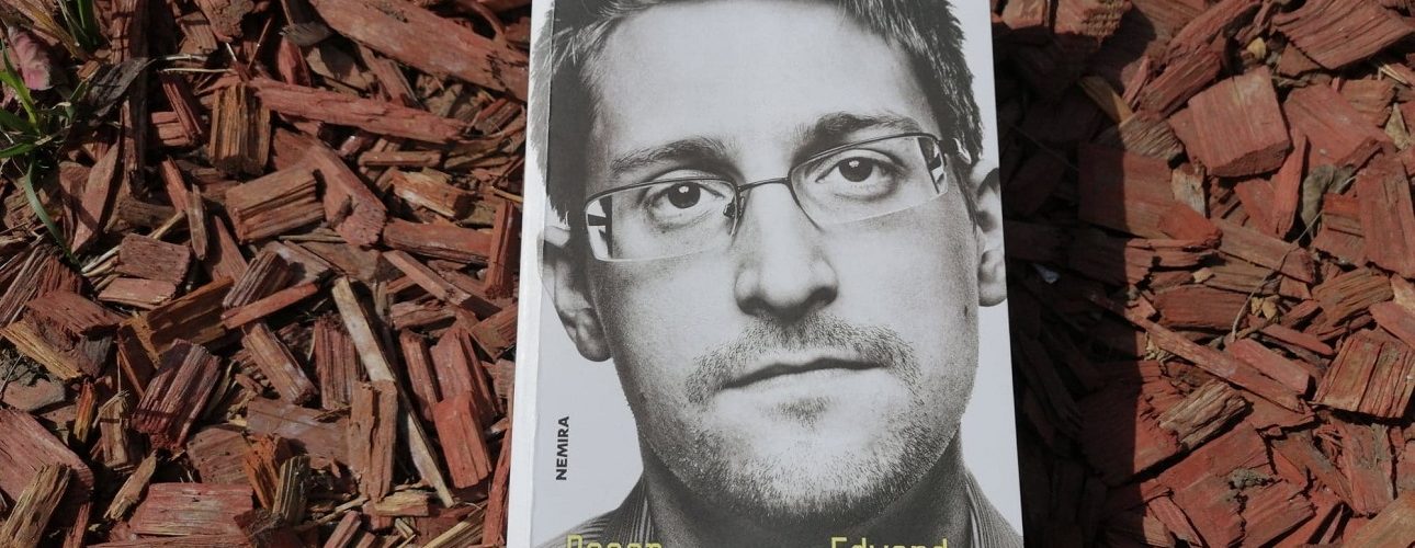 Dosar permanent - Edward Snowden