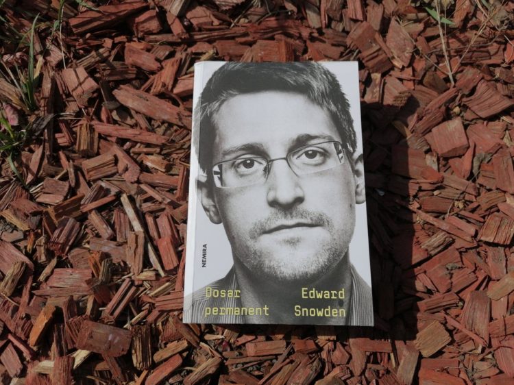Dosar permanent - Edward Snowden