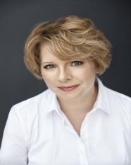 Melanie Benjamin